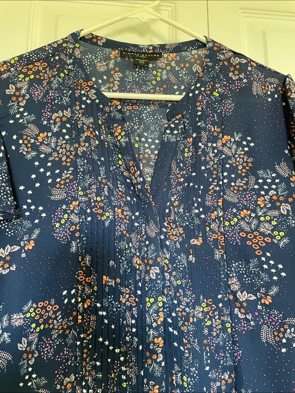 Simply Styled XL Navy Floral Pintuck Ruffle Sleeve Top